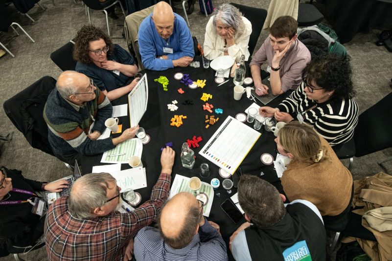 The Welsh Country team developing a pathway for net zero encompassing actions related to afforestation,
agroforestry, livestock crop production, biofuels and food waste. Photo by Rob Fraser